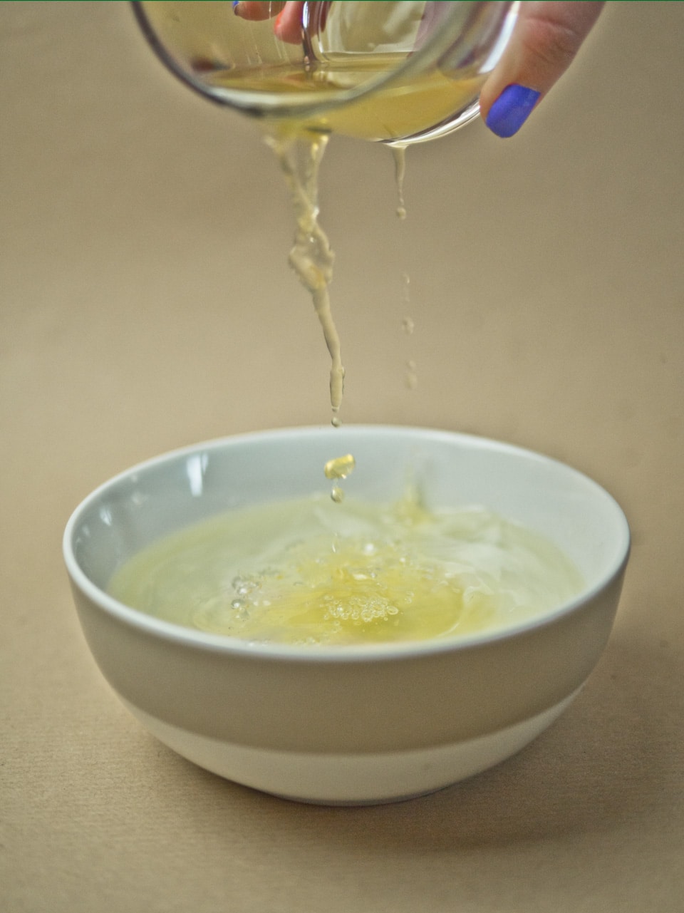 Apfelessig Haarspülung, Apfelessig Haarspülung selber machen, Anleitung für Apfelessig Haarspülung, Apfelessig Spülung, Haarspülung mit Apfelessig
