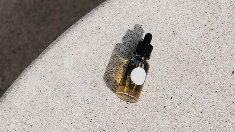 Hyaluron Serum Test, Wirkung von Hyaluron, Wie wirkt Hyaluron, Hyaluron Ampullen, Hyaluron Anwendung, Hyaluron Naturkosmetik Serum, bestes Hyaluron Serum, Hyaluron Naturkosmetik
