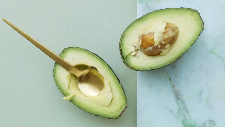 Avocado Gesichtsmaske selber machen, Avocado Gesichtsmaske, Gesichtsmaske selber machen, Hautpflege, Beauty Hacks für schöne Haut, Beauty Hacks gegen trockene Haut, Beauty Hacks für sensible Haut, Beauty, Lifestyle Blogazine