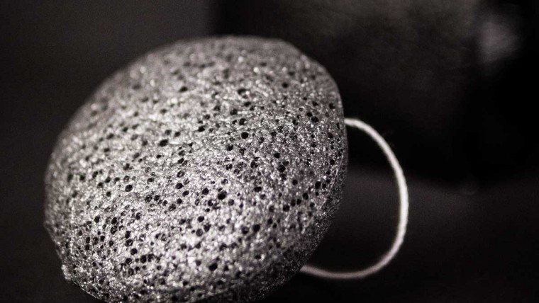 Konjac Schwamm, Konjak Schwamm, Konjac Schwamm Anwendung, Gesichtsschwamm, Gesichtspflege mit Konjac Schwamm, Beauty Blog, Beauty Tipps, Hautpflege, Gesichtspflege