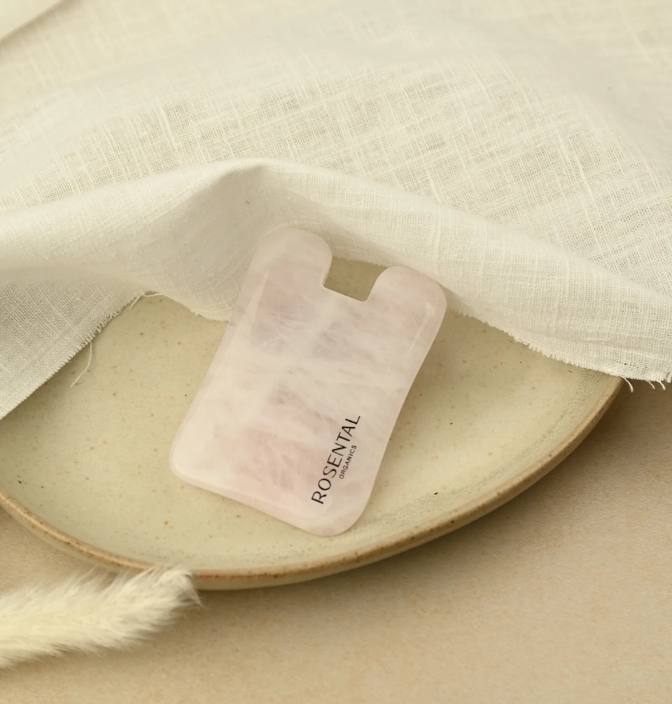 Meine Erfahrung mit dem Rosenquarz Gua Sha von Rosental Organics
