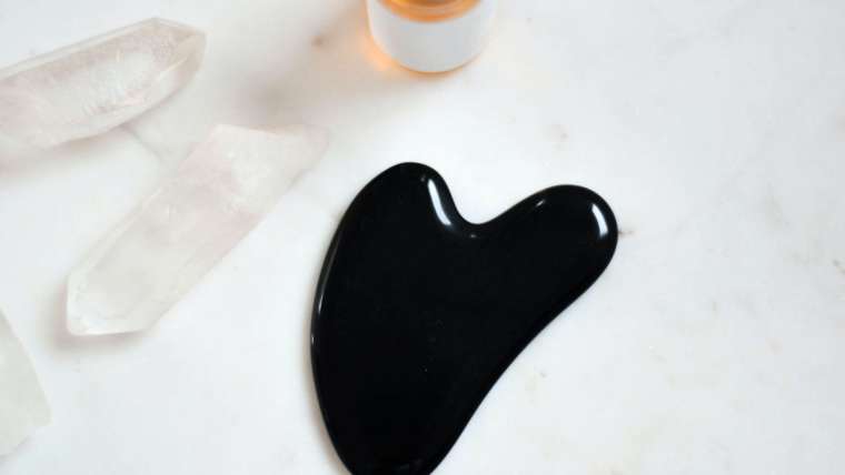 Gua Sha Ritual: Dein Geheimcode für strahlende Haut und Selbstfürsorge